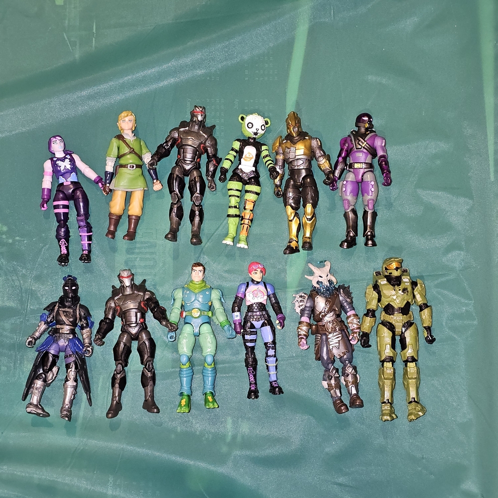 !SOLD! Action Figure Collection Set - Multicolor